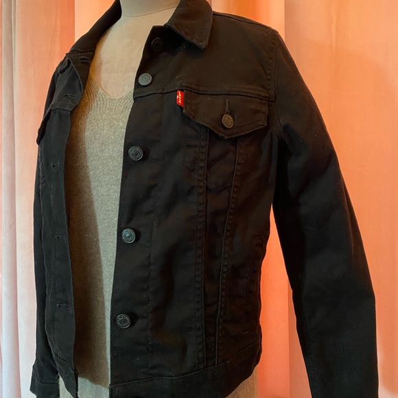 Levi’s black denim jacket